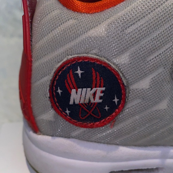 Nike Youth Air Akronite Lebron hightop - Picture 6 of 9